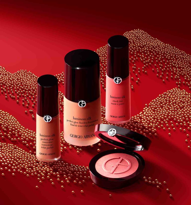  SHINE BRIGHT THIS HOLIDAY SEASON WITH LUMINOUS SILK